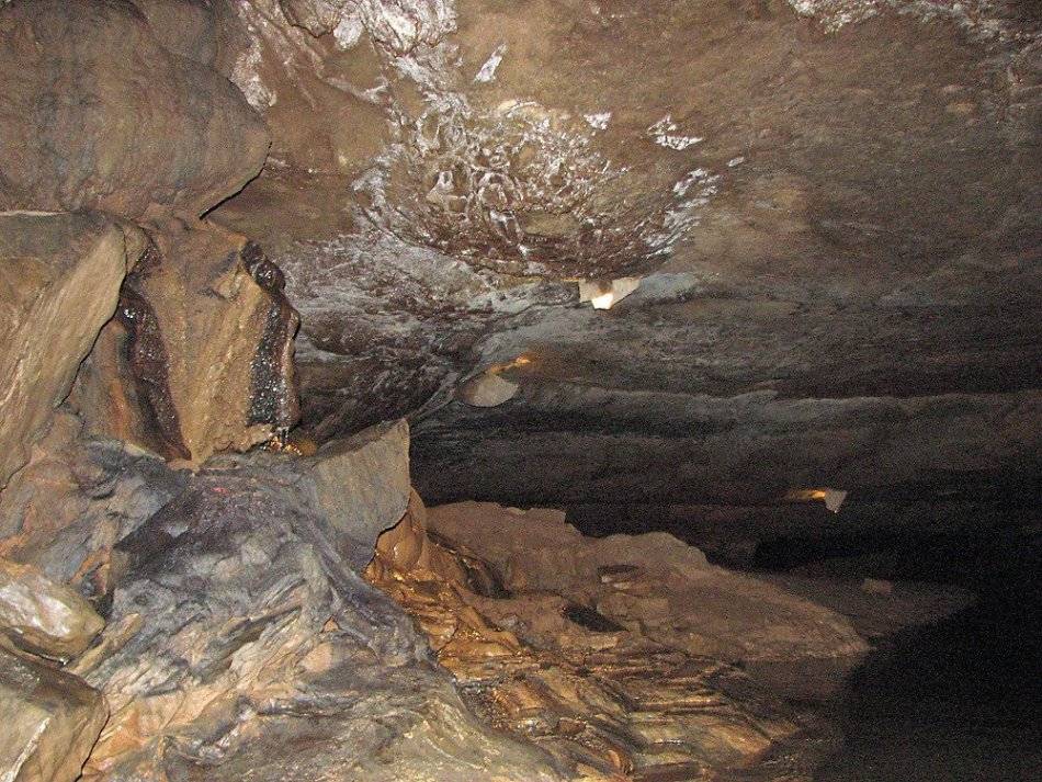 Face of Jesse James, Lost River Cave