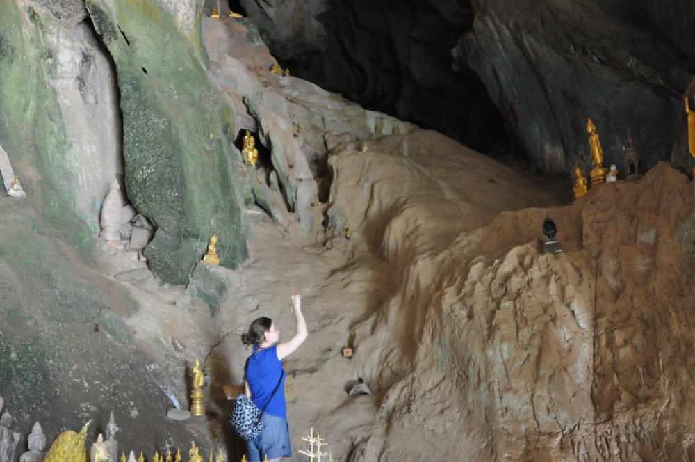 Tham Ting lower cave of Pak Ou